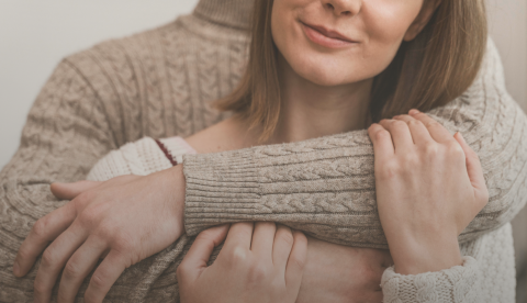 Гемафродиттер қыздарды сиқады